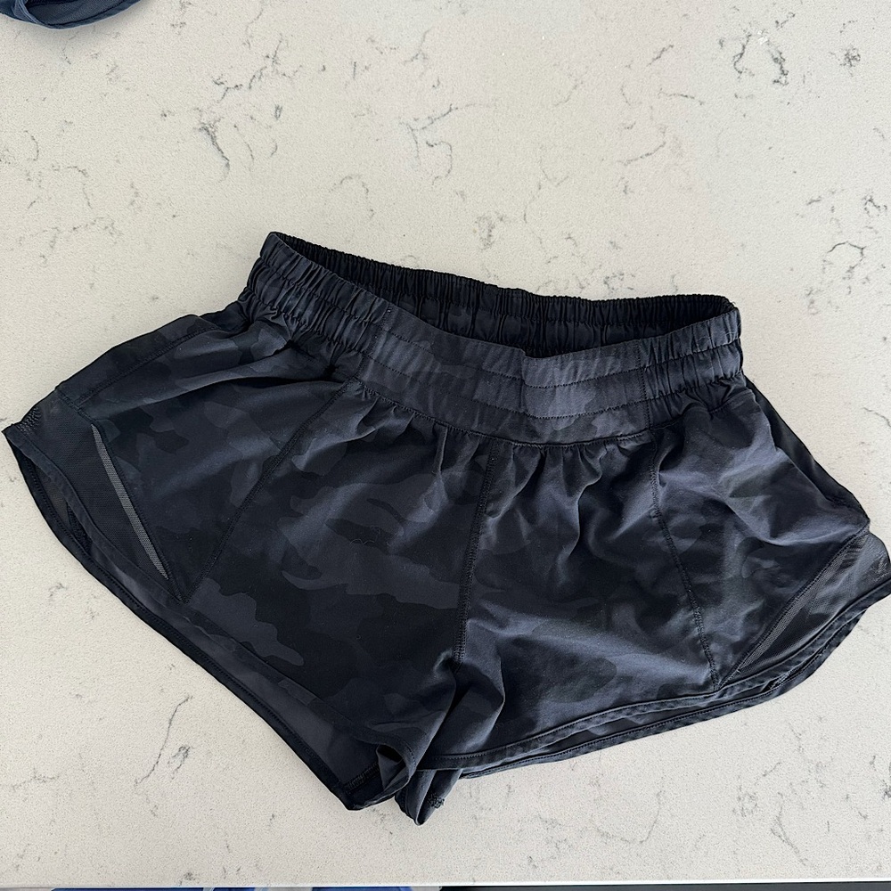 Lululemon Hotty Hot 2.5” Shorts